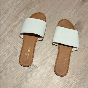 Lulus White and Tan Women's Slide Sandals